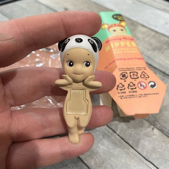 Sonny Angel Hipper Panda minifigure collectible - Picture 1 of 4